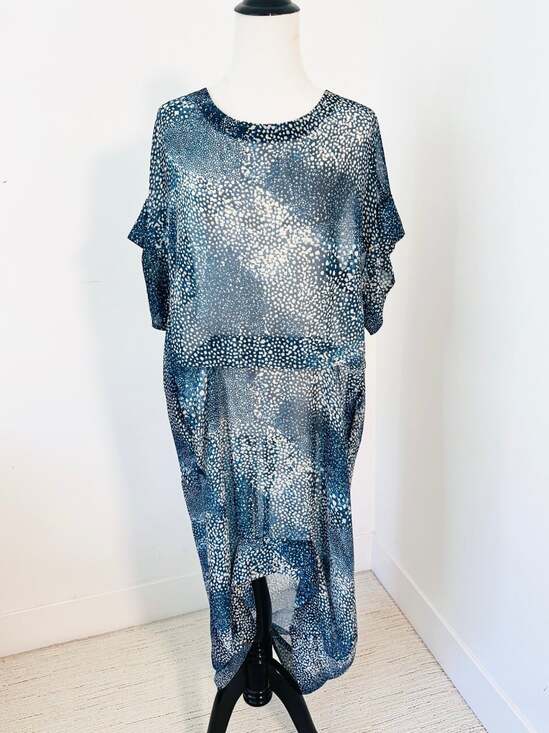 Malia mills Other - MALIA MILLS Candice Size M Semi-Sheer Cover-Up Eurosummer Vacation Luxury Flowy